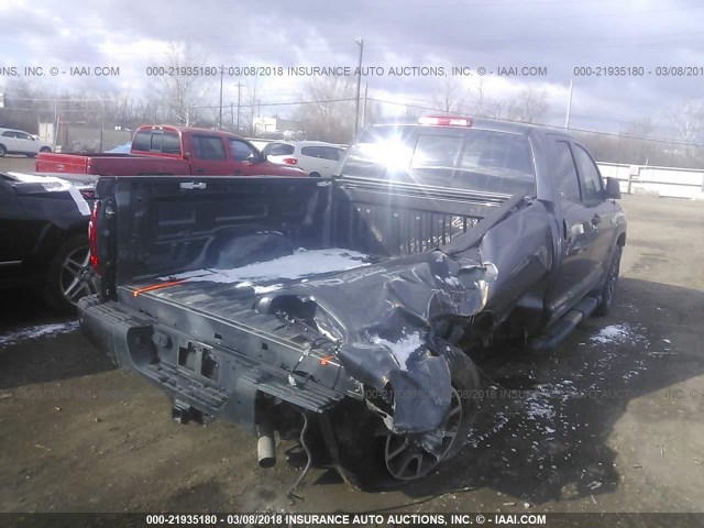 5TFUW5F12GX582620 - 2016 TOYOTA TUNDRA DOUBLE CAB SR/SR5 GRAY photo 4