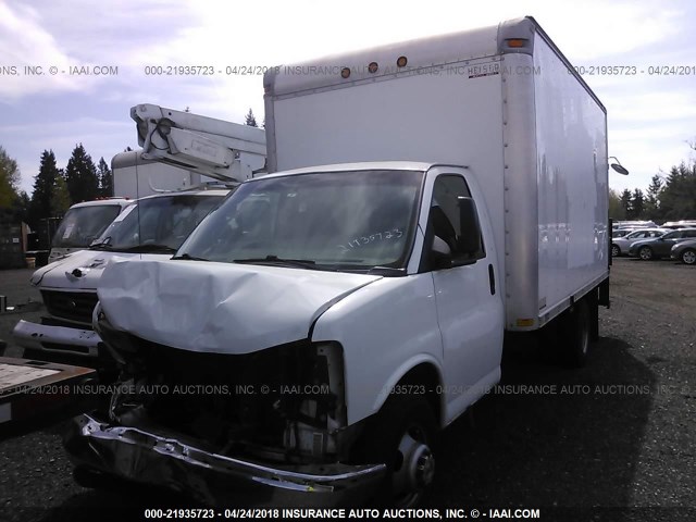 1GBJG31UX71120691 - 2007 CHEVROLET EXPRESS G3500  Unknown photo 2