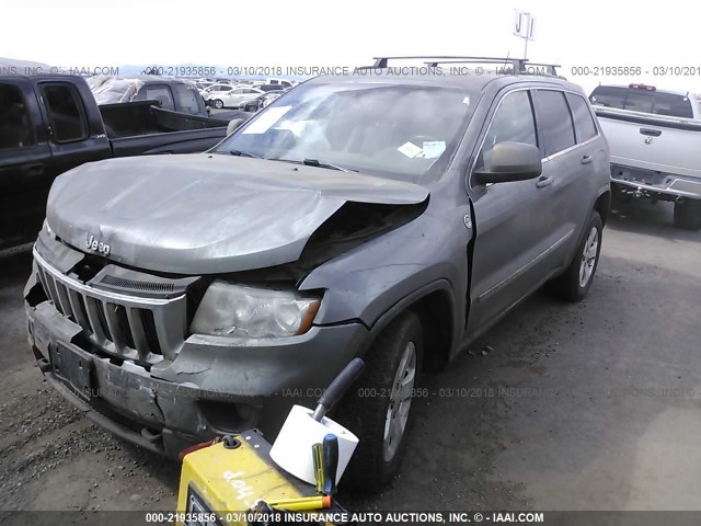 1J4RR4GG5BC714869 - 2011 JEEP GRAND CHEROKEE LAREDO SILVER photo 2