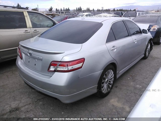 4T1BF3EK0AU097077 - 2010 TOYOTA CAMRY SE/LE/XLE SILVER photo 4