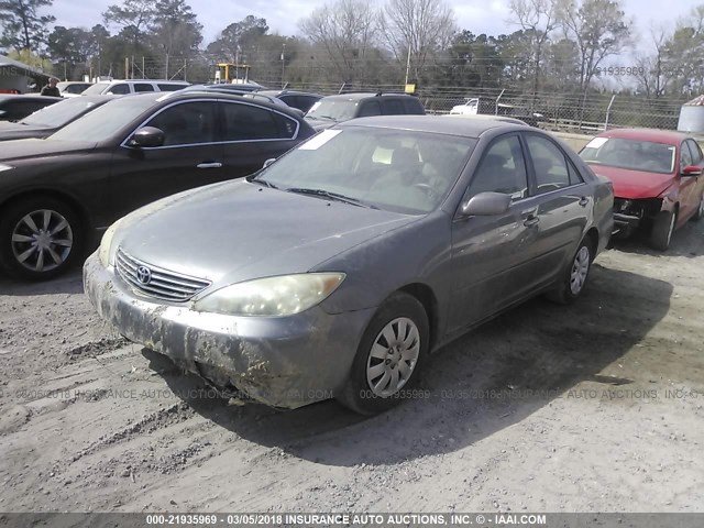 4T1BE32K55U557508 - 2005 TOYOTA CAMRY LE/XLE/SE GRAY photo 2