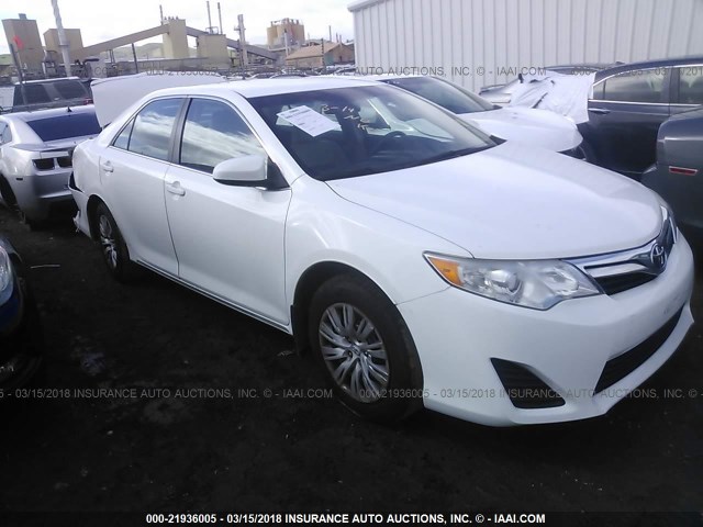 4T1BF1FK5CU533847 - 2012 TOYOTA CAMRY SE/LE/XLE Ақ фото 1