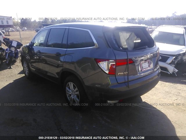 5FNYF5H15JB007847 - 2018 HONDA PILOT LX GRAY photo 3