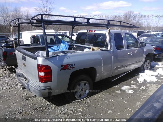 1GCSKSE35AZ187105 - 2010 CHEVROLET SILVERADO K1500 LT SILVER photo 4