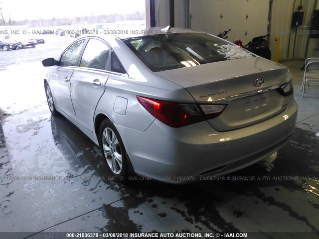 5NPEC4AC5BH123697 - 2011 HYUNDAI SONATA SE/LIMITED SILVER photo 3