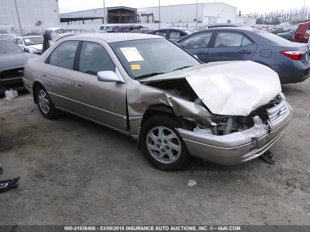 JT2BF28K2X0209607 - 1999 TOYOTA CAMRY LE/XLE GOLD photo 1