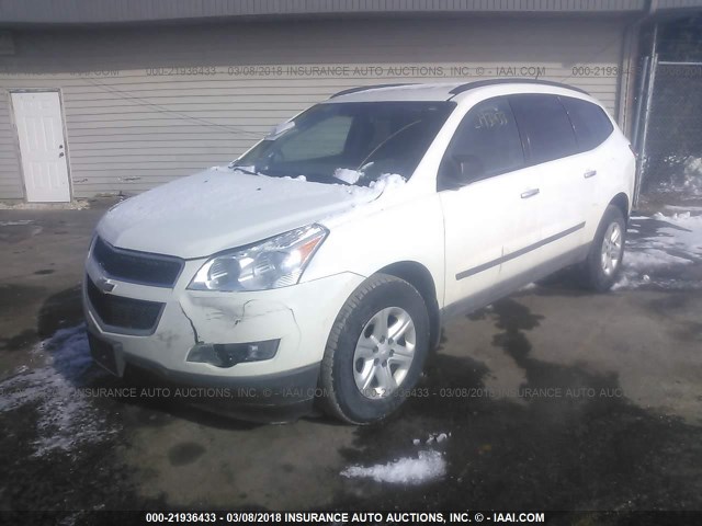 1GNKVEED4BJ155495 - 2011 CHEVROLET TRAVERSE LS WHITE photo 2