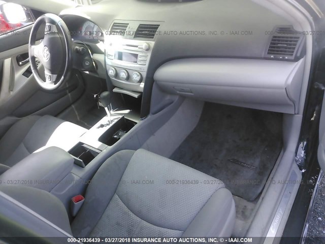 4T1BF3EK2AU089174 - 2010 TOYOTA CAMRY SE/LE/XLE BLACK photo 5