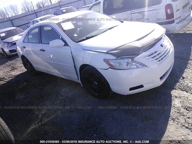 4T4BE46K57R003426 - 2007 TOYOTA CAMRY NEW GENERAT CE/LE/XLE/SE WHITE photo 1