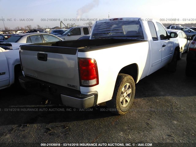 1GTEC290X9Z251452 - 2009 GMC SIERRA C1500 SLE WHITE photo 4