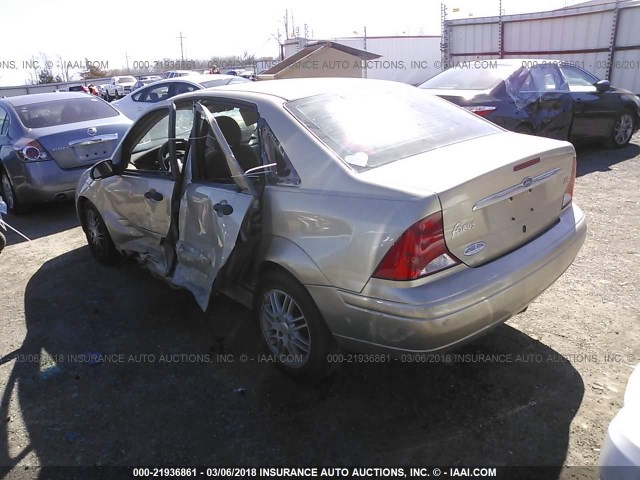 1FAFP3831YW352010 - 2000 FORD FOCUS ZTS GOLD photo 3