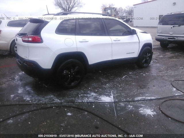 1C4PJMCB5JD588519 - 2018 JEEP CHEROKEE LATITUDE Biały zdjęcie 4