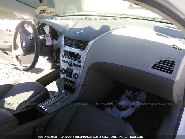 1G1ZA5EU9BF273539 - 2011 CHEVROLET MALIBU LS 白色 照片 5