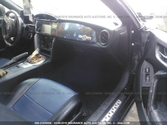 JF1ZNAA18D2706879 - 2013 TOYOTA SCION FR-S შავი ფოტო 5