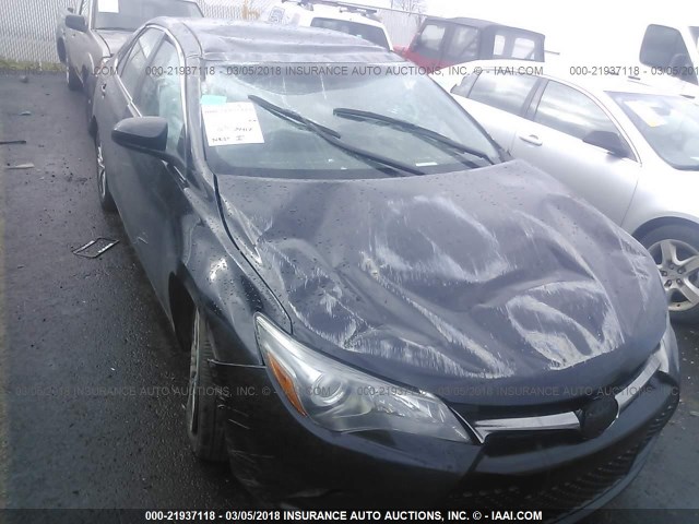 4T1BF1FKXGU267005 - 2016 TOYOTA CAMRY LE/XLE/SE/XSE BLACK photo 6