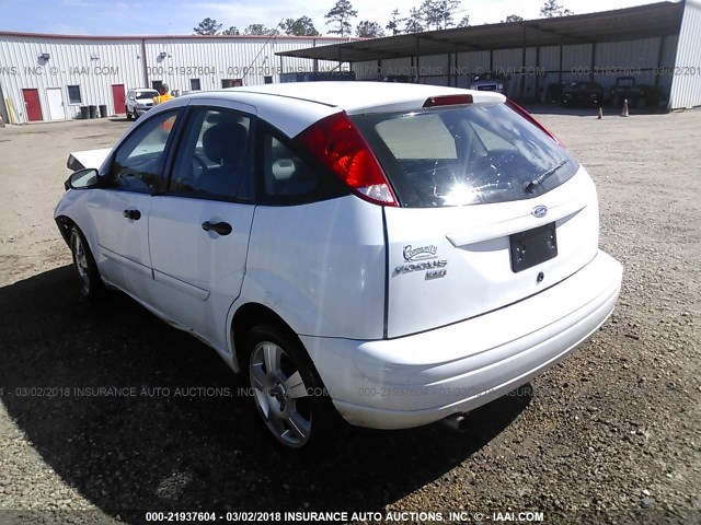 1FAHP37N57W246511 - 2007 FORD FOCUS ZX5/S/SE/SES WHITE photo 3