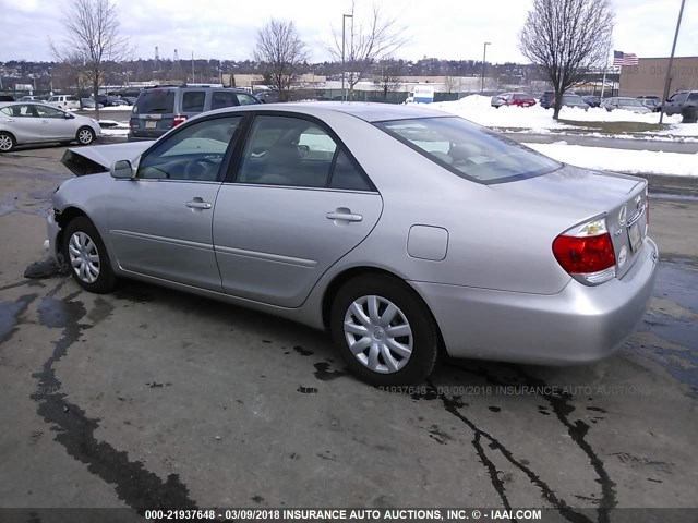 4T1BE30K55U526357 - 2005 TOYOTA CAMRY LE/XLE/SE GRAY photo 3