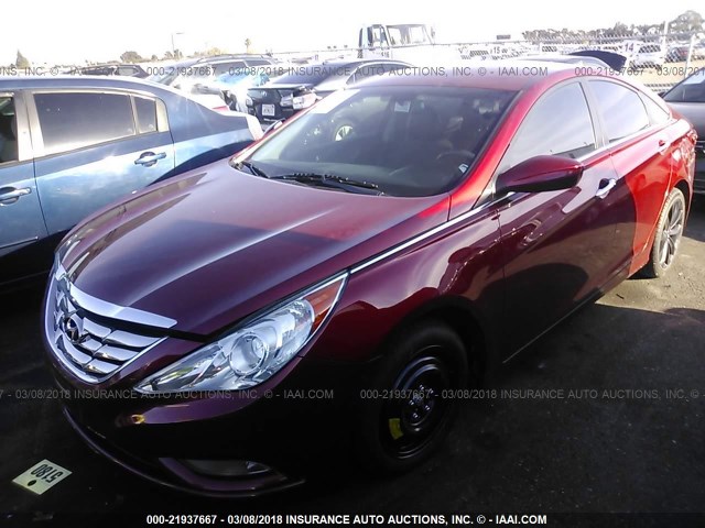 5NPEC4AC6BH177901 - 2011 HYUNDAI SONATA SE/LIMITED MAROON photo 2