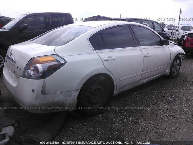 1N4AL21E88C166672 - 2008 NISSAN ALTIMA 2.5/2.5S WHITE photo 4