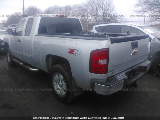 1GCRKSE3XBZ170512 - 2011 CHEVROLET SILVERADO K1500 LT SILVER photo 3