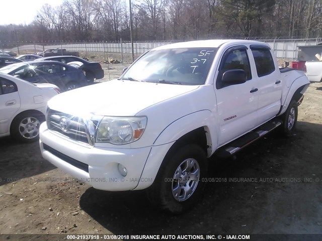 5TEJU4GN7AZ700987 - 2010 TOYOTA TACOMA DOUBLE CAB PRERUNNER WHITE photo 2