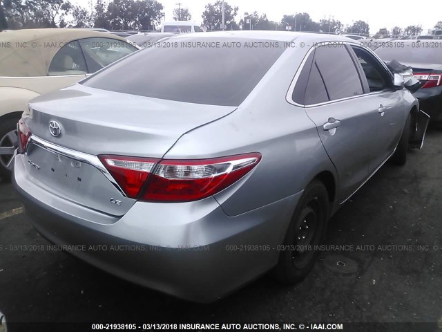 4T4BF1FK9FR512252 - 2015 TOYOTA CAMRY LE/XLE/SE/XSE SILVER photo 4