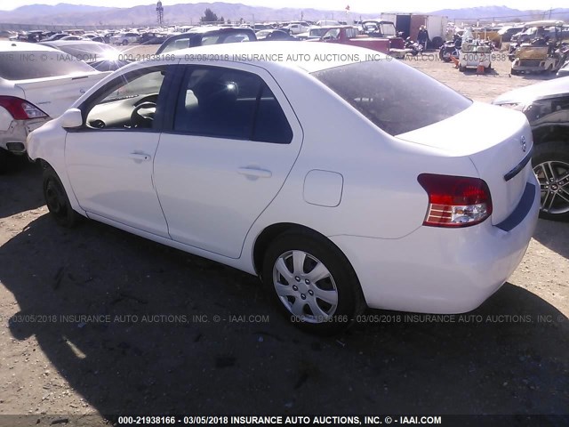 JTDBT923171090436 - 2007 TOYOTA YARIS WHITE photo 3