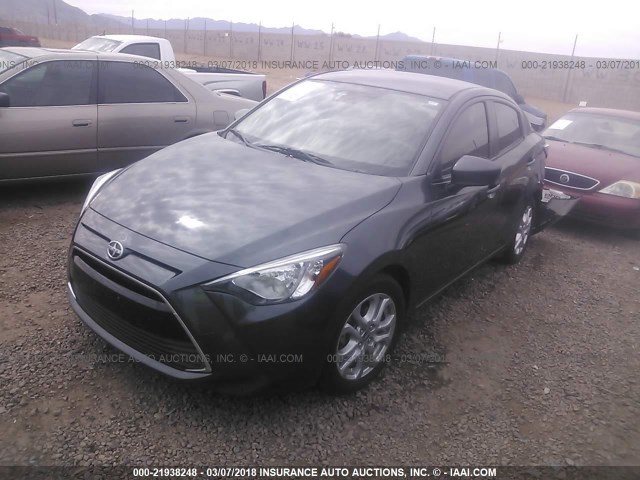 3MYDLBZV4GY133090 - 2016 TOYOTA SCION IA GRAY photo 2
