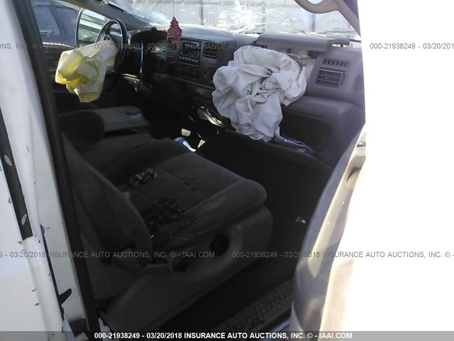 1FTNX21F32EC50323 - 2002 FORD F250 SUPER DUTY WHITE photo 5