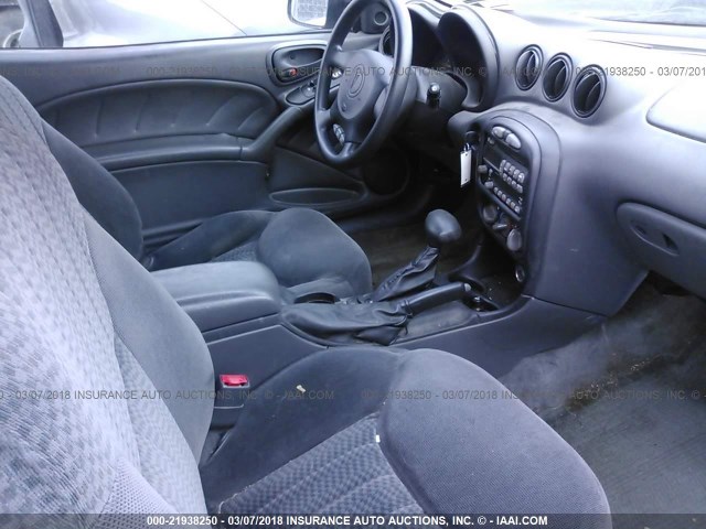 1G2NF12EX2C242481 - 2002 PONTIAC GRAND AM SE1 GRAY photo 5