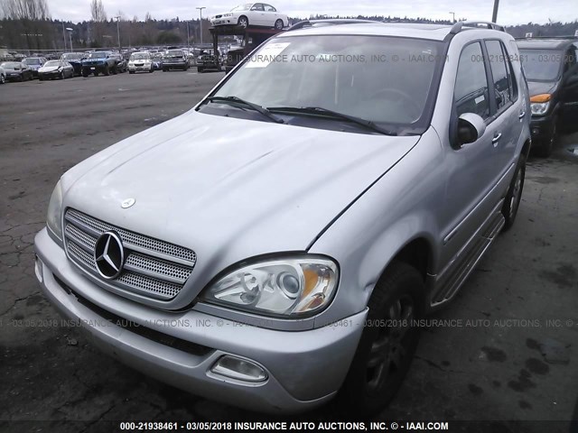 4JGAB75EX5A527956 - 2005 MERCEDES-BENZ ML 500 SILVER photo 2