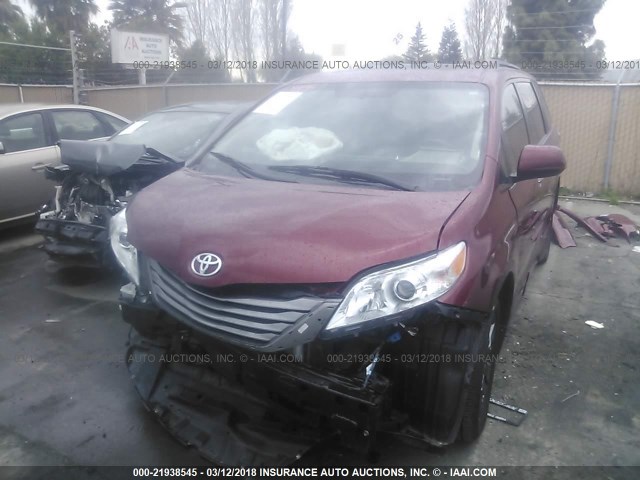 5TDYK3DC1FS606304 - 2015 TOYOTA SIENNA XLE/LIMITED PURPLE photo 2