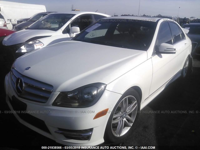 WDDGF4HB8DA783276 - 2013 MERCEDES-BENZ C 250 WHITE photo 2