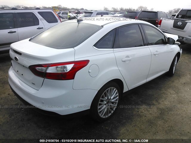 1FAHP3H20CL324872 - 2012 FORD FOCUS SEL WHITE photo 4