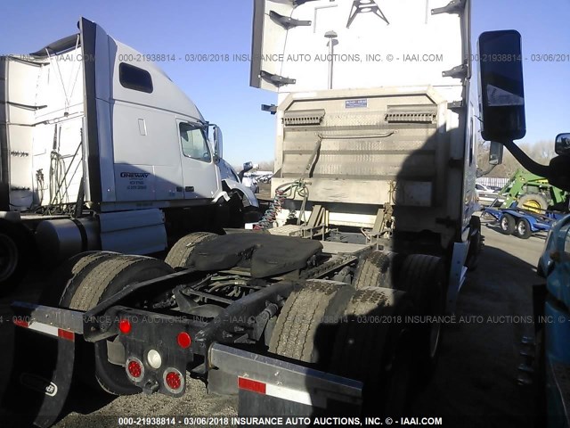 3AKJGLDR2HSHD9418 - 2017 FREIGHTLINER CASCADIA 125  WHITE photo 4