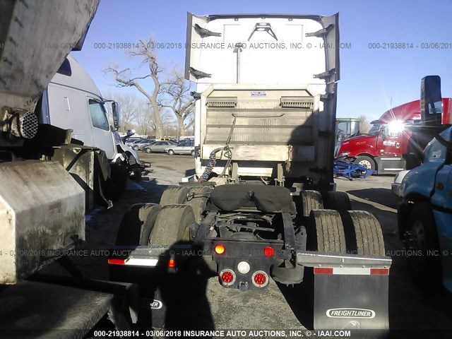 3AKJGLDR2HSHD9418 - 2017 FREIGHTLINER CASCADIA 125  WHITE photo 8