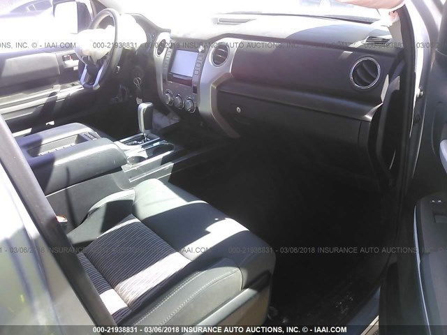 5TFRM5F15EX075977 - 2014 TOYOTA TUNDRA DOUBLE CAB SR/SR5 SILVER photo 5