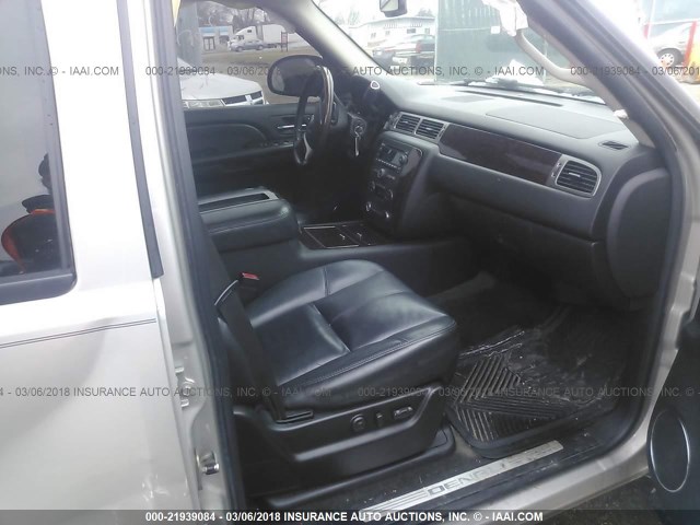 1GKFK63847J308967 - 2007 GMC YUKON DENALI SILVER photo 5