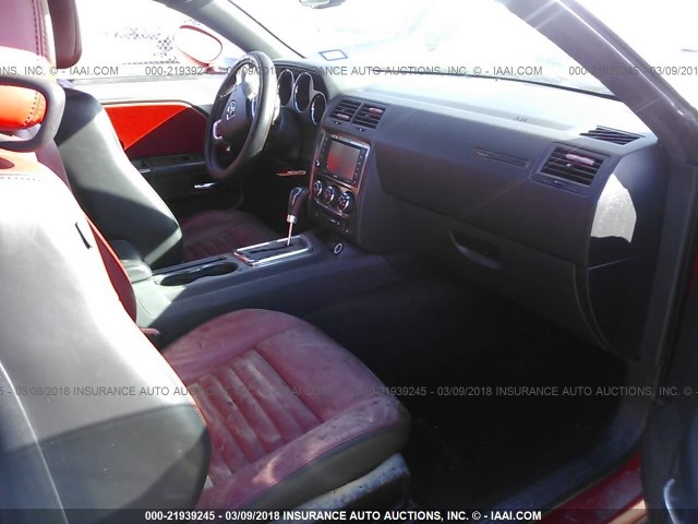 2C3CDYAG9EH136694 - 2014 DODGE CHALLENGER SXT RED photo 5