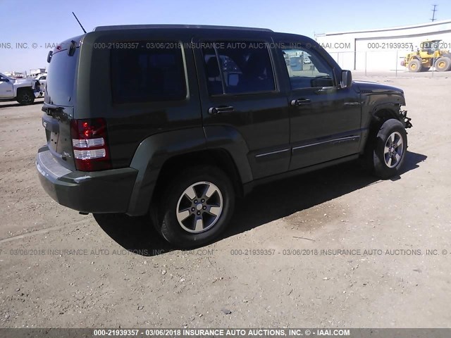 1J8GP28K38W219032 - 2008 JEEP LIBERTY SPORT 绿色 照片 4
