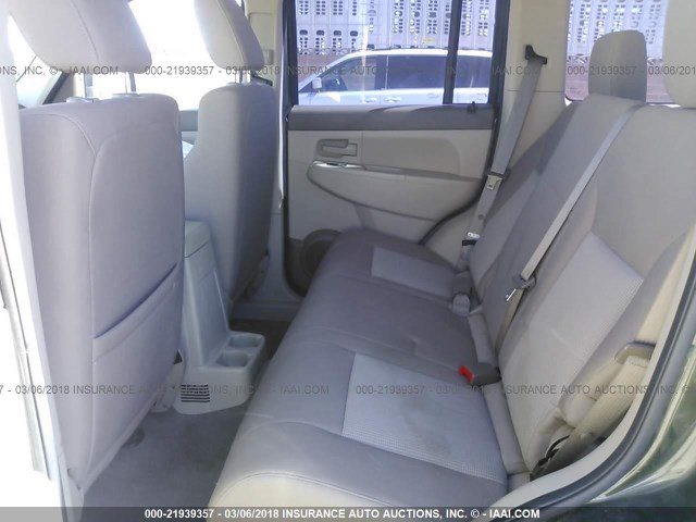 1J8GP28K38W219032 - 2008 JEEP LIBERTY SPORT 绿色 照片 8
