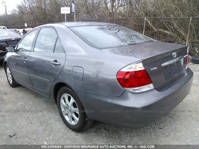 4T1BE32K76U719429 - 2006 TOYOTA CAMRY LE/XLE/SE ნაცრისფერი ფოტო 3