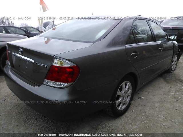 4T1BE32K76U719429 - 2006 TOYOTA CAMRY LE/XLE/SE ნაცრისფერი ფოტო 4