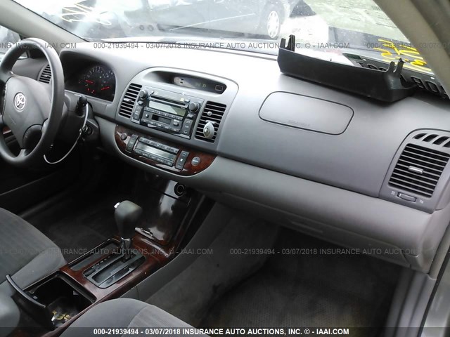 4T1BE32K76U719429 - 2006 TOYOTA CAMRY LE/XLE/SE ნაცრისფერი ფოტო 5