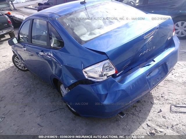 1FAHP3HN8AW153522 - 2010 FORD FOCUS SEL BLUE photo 3