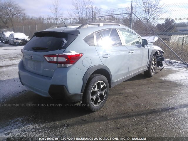 JF2GTAAC6JH247306 - 2018 SUBARU CROSSTREK Light Blue photo 4