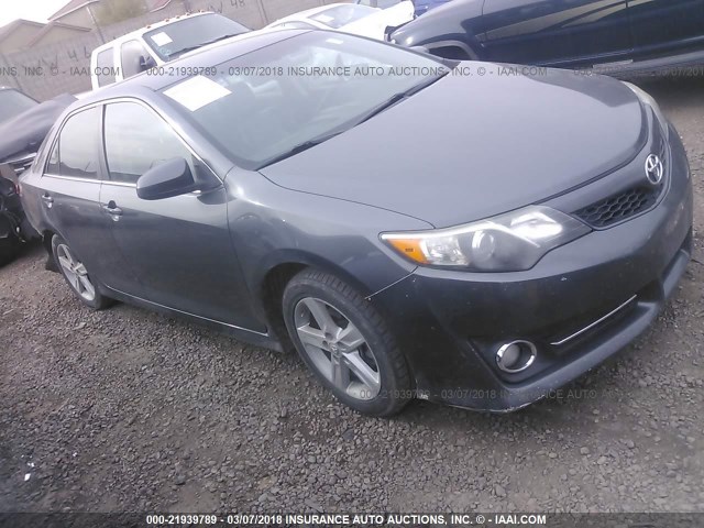 4T1BF1FK8CU115427 - 2012 TOYOTA CAMRY SE/LE/XLE 灰色 照片 1