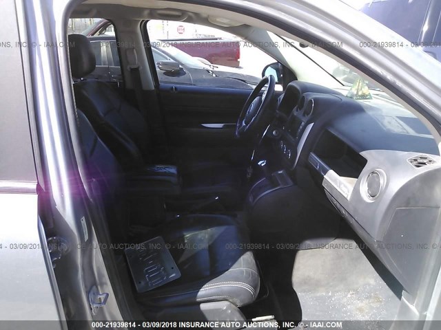 1C4NJDCB0ED828847 - 2014 JEEP COMPASS LIMITED SILVER photo 5