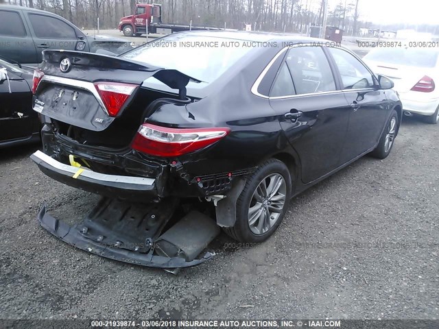 4T1BF1FKXHU647852 - 2017 TOYOTA CAMRY LE/XLE/SE/XSE შავი ფოტო 4