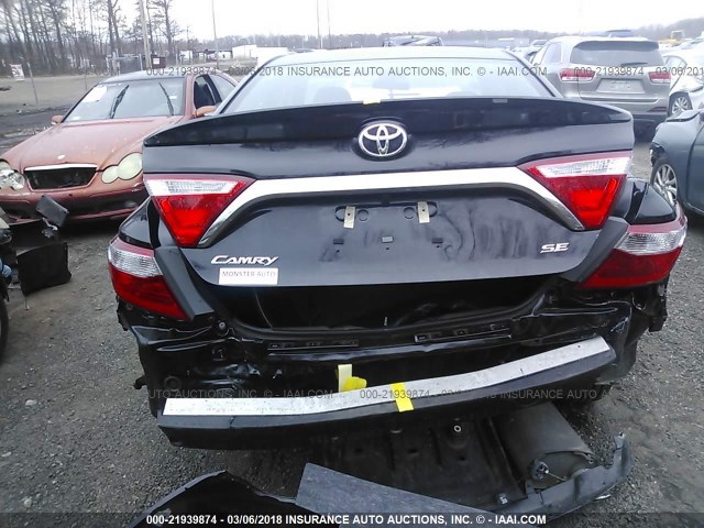 4T1BF1FKXHU647852 - 2017 TOYOTA CAMRY LE/XLE/SE/XSE შავი ფოტო 6